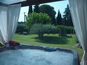 Villas Villa provencale avec piscine et spa : photos des chambres