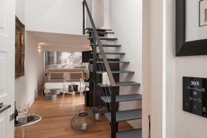 Studio - Split Level