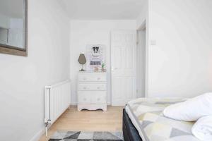 Stunning Victorian 3 Bed House Central Windsor