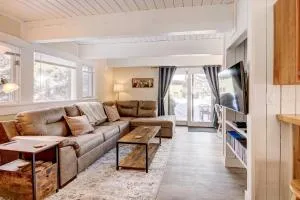 Cozy Condo Near Golf, 7 Mi to Big Sky Resort! - Gallatin Gateway