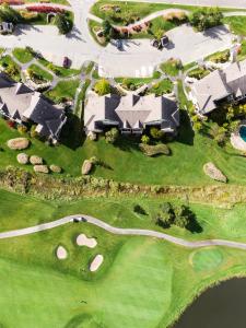 2 Bedroom Rivergrass with a View