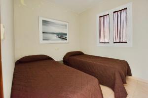 near the port, wide, confortable, WI-FI, terrace, aircon