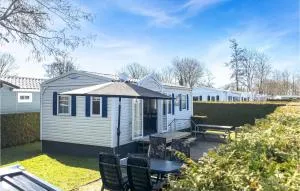 Stunning Home In Tzummarum With Wifi - Firdgum