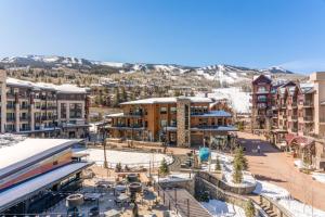 Luxury 2 Bedroom Ski In, Ski Out Mountain Vacation Rental Near Treehouse