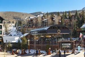 Luxury 2 Bedroom Ski In, Ski Out Mountain Vacation Rental Near Treehouse