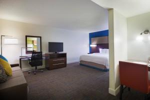 Large King Studio room in Residence Inn Houston by The Galleria