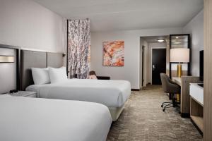 Queen Studio with Sofa Bed room in Spring Hill Suites Minneapolis-St. Paul Airport/Mall Of America