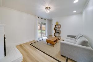 Vancouver Vacation Rental 16 Mi to Portland!