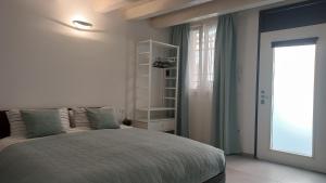 Room 28