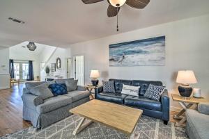 Pool Access and Steps to Beach Coastal Getaway!