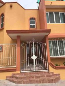 Casa Esperanza: Grand, traditional colonial home