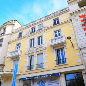 Appartements LE ROYAL 2 - Centre ville - Proche Thermes - Haussmannien : photos des chambres