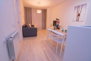 LA TERRAZA DE LA VEGA - Ubicación inmejorable , wifi , terraza y parking gratuito