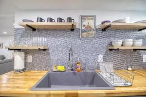 Great Find! Downtown Oasis with Office Setup - Rogerson