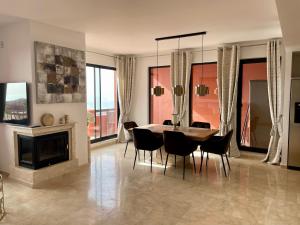 Calahonda luxury apartment with a stunning sea view