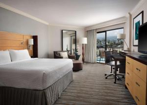 Executive King Room - Pool View  room in Sonesta Redondo Beach & Marina
