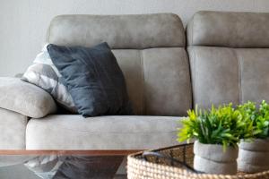 "Charm & Cozy 4BR - 3BA with Pool & Barbecue"