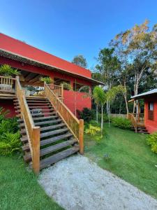 Boate Subterrânea, Beach Tennis & Bangalôs - Camareira e cozinheira incluso!