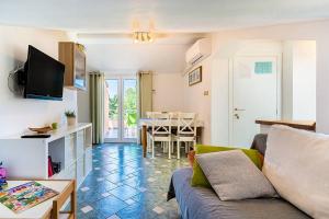 Apartments by the sea Cres - 8095