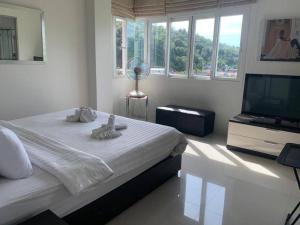 Royal Kamala - Peaceful Private Rooftop Pool Apartment in Kamala