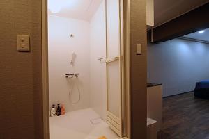 KANDA HOUSE!! Shin-Okubo Walkable Modern Stay with Shinjuku Access