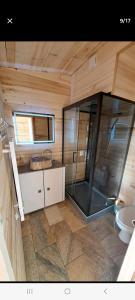 B&B / Chambres d'hotes Chalet avec bain nordique : photos des chambres