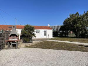 Maisons de vacances Maison Saint-Gilles-Croix-de-Vie, 3 pieces, 6 personnes - FR-1-224-779 : photos des chambres