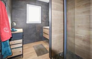 Maisons de vacances Stunning Home In La Valla En Gier With Wifi : photos des chambres