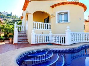 Serene Retreat in El Ràfol