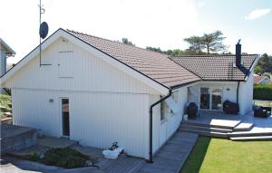 Amazing Home In Västra Frölunda