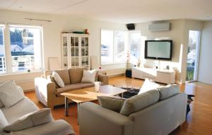 Amazing Home In Västra Frölunda