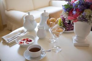Perignon Suite with Sea View with Spa access room in Hotel De Londres