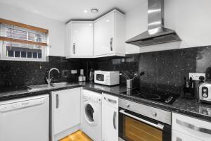 Silvercroft Cottage - Luxury Modern Coastal Retreat Near Beach, Sleeps 4