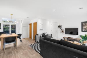 Silvercroft Cottage - Luxury Modern Coastal Retreat Near Beach, Sleeps 4