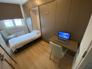 Edward Hopper Suite, Duinhof 3-9-7, spacious apartment near the beach with sunny balcony