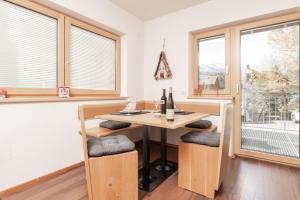 Family Room with Balcony room in Aparthotel Ambiente