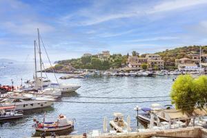 Kassiopi Seafront Elegant Apartments