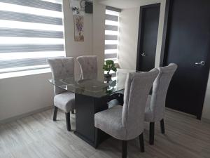 Lujoso Apartamento Frente al Estadio Bellavista