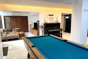 Joyful Modern Home with Foods and MRT Rama 9 Nearby