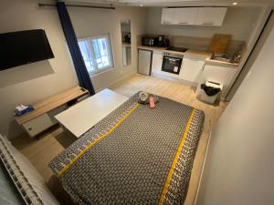 Studio moderne près de la cathédrale - 196