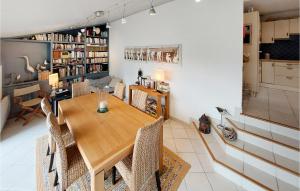 Maisons de vacances Awesome home in Rivedoux-Plage with WiFi and 2 Bedrooms : photos des chambres