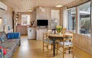 2 Bedroom Beautiful Home In Bogø By