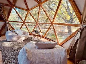 Tentes de luxe Dome insolite Lichen jacuzzi et petits-dejeuners inclus : photos des chambres