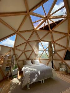 Tentes de luxe Dome insolite Lichen jacuzzi et petits-dejeuners inclus : photos des chambres