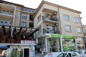 维罗纳家庭旅馆 - 索佐波尔