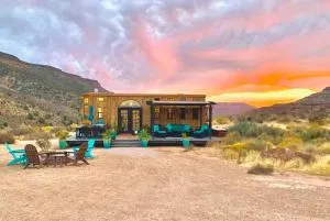 Zions Tiny Oasis - Apple Valley