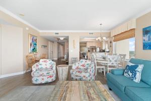 Indigo East 901 + Den wCabana !