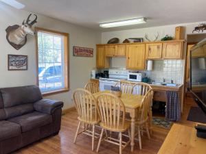 Three-Bedroom Holiday Home  room in Wiggins River Retreat #5