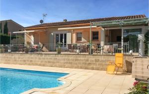 Maisons de vacances Awesome home in Maussane-les-Alpilles with Outdoor swimming pool, WiFi and 2 Bedrooms : photos des chambres