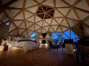 Tentes de luxe Dome insolite Cedre jacuzzi et petits dejeuners inclus : photos des chambres